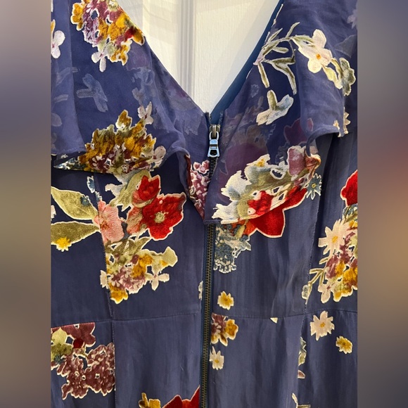 Alice + Olivia Electra Ruffled Floral Midi Dress - Picture 8 of 14